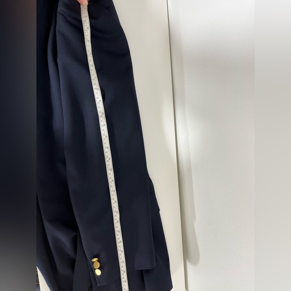 W&J Wilson Chest Size 42” Navy Blazer with Gold Buttons - Picture 12 of 14